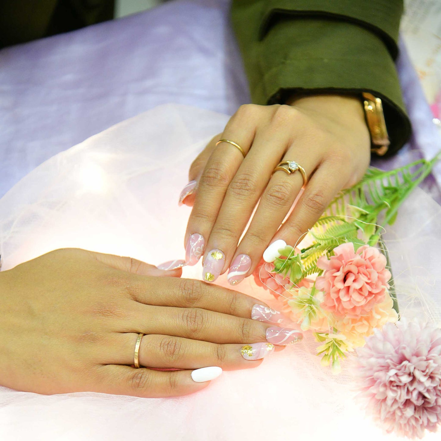 Shimmer Splash Silicone Press-On Nails