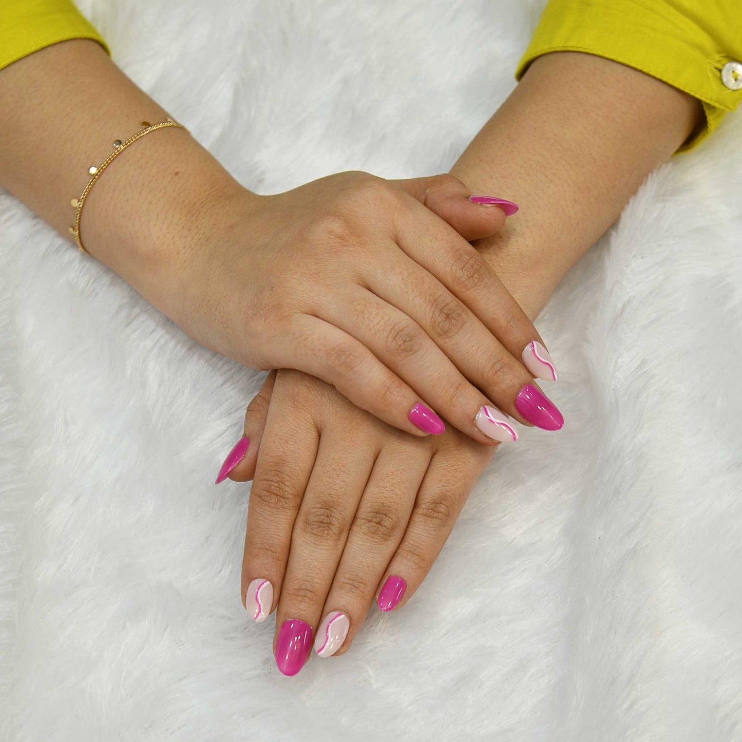 Wavy Contrast Silicone Press-On Nails